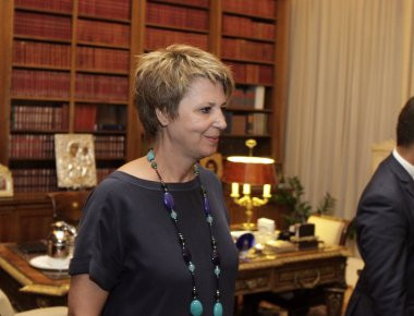Όλγα Γεροβασίλη: Προβλέπει την έξοδο της χώρας από την οικονομική επιτροπεία